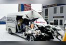 Grav accident de circulație între un tir și un microbuz pe centura Caransebeș VIDEO