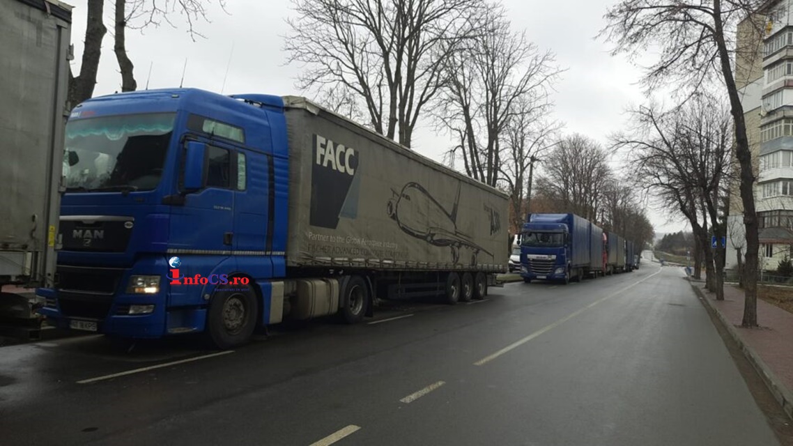 „Captură de război!“ Vameșii ucraineni i-au confiscat marfa șoferului român. Alte camioane românești așteaptă de 6 zile să treacă în Moldova VIDEO