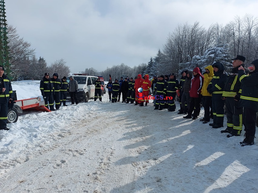 80 de pompieri, salvamontiști, jandarmi, ambulanțieri și polițiști într-un exercițiu pe Semenic
