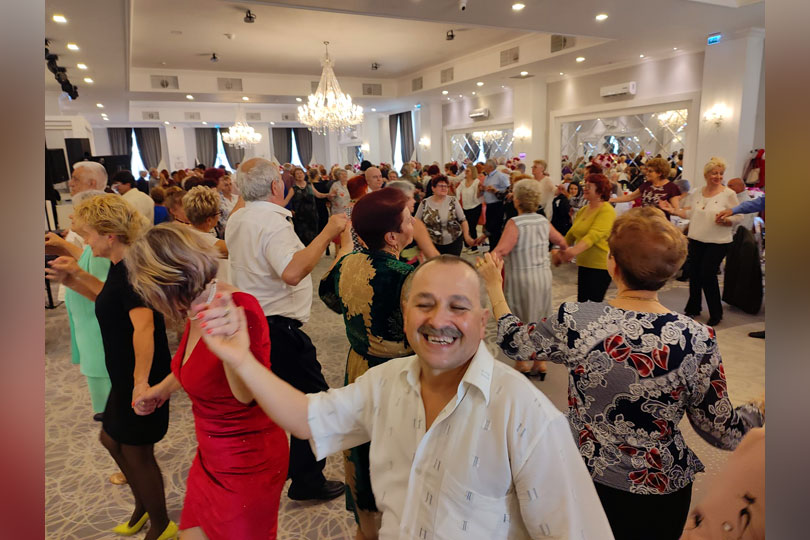 Primul bal după o pauză de doi ani al pensionarilor reşiţeni VIDEO
