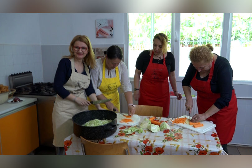 Jurnaliștii cărășeni – bucătari amatori pentru copii pentru o zi VIDEO