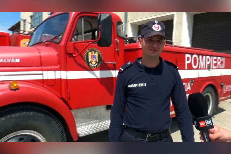 Cea mai veche autospecială de intervenţii funcţională din România îşi face serviciul la Secţia de pompieri din Oraviţa VIDEO