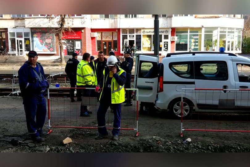 Bombă descoperită la Reșița în timpul lucrărilor la linia de tramvai VIDEO EXCLUSIV