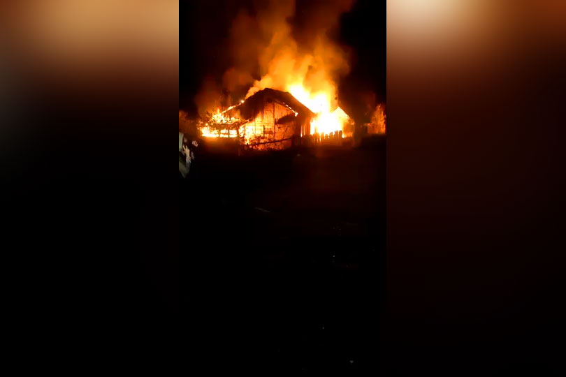 Incendiu cu pericol de extindere la Cornuțel Banat  – Un bărbat a ars de viu în propria casă EXCLUSIV VIDEO