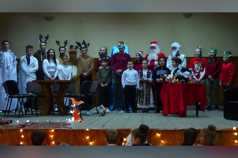 Poveste de Crăciun la Bozovici – Serbare și târg de Crăciun în scopuri caritabile  VIDEO