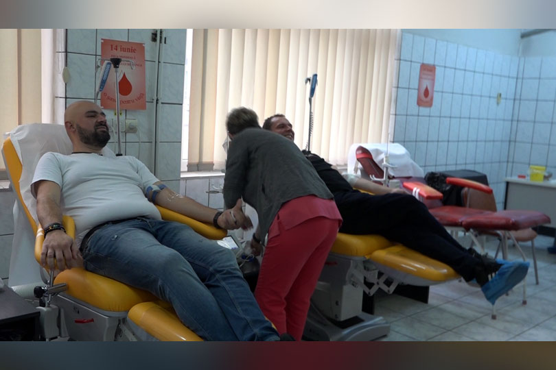 „FII EROU, FĂ UN CADOU” – Campanie de donare de sânge a elevilor VIDEO