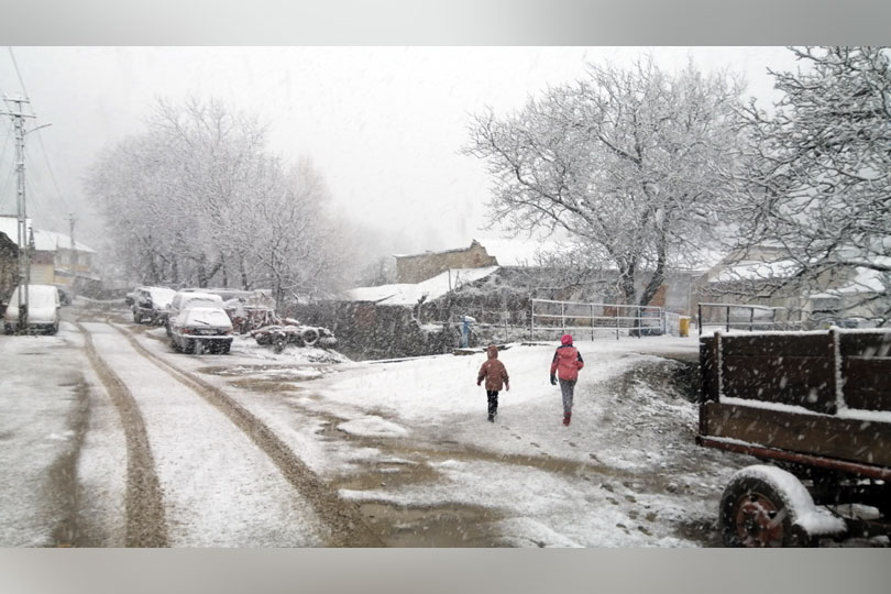 Prima ninsoare în Valea Almăjului – Iarna de 24 de ore de la Lăpușnic VIDEO