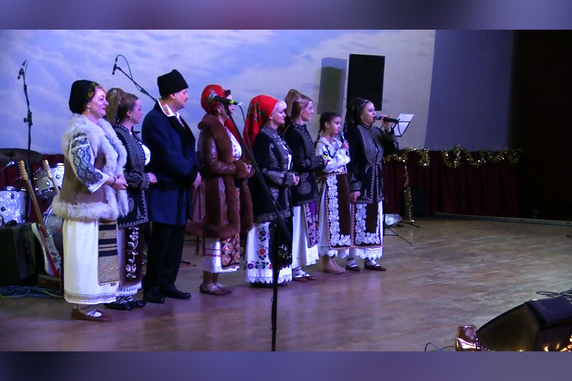 Regal folcloric aseară la Sala Dacia din Reșița – ,,Sărbătoare în casa ta” a umplut sala la refuz VIDEO