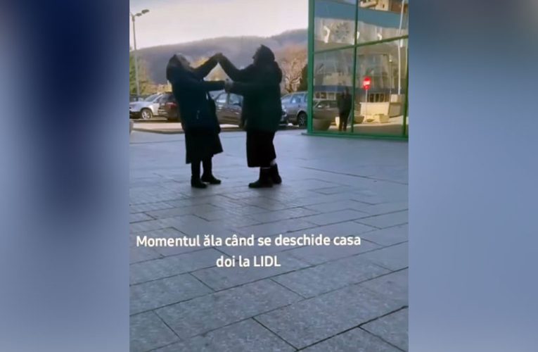 Dansuri populare sau lupte de stradă pe teme politice la Reșița? VIDEO