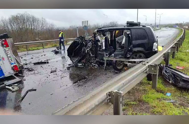 Accident cu 3 autoturisme, 6 răniți și o persoană decedată la Caransebeș VIDEO