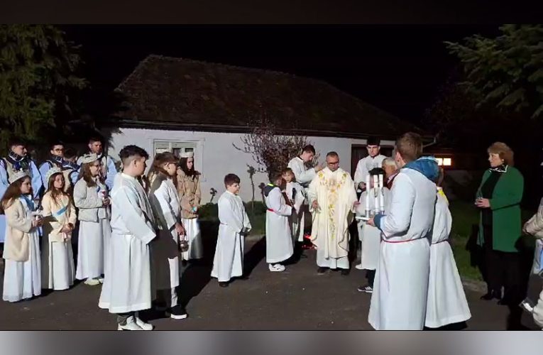 Iisus a înviat din nou și a adus Lumina Învierii în satul Clocotici la etnia croată din Banatul Montan VIDEO