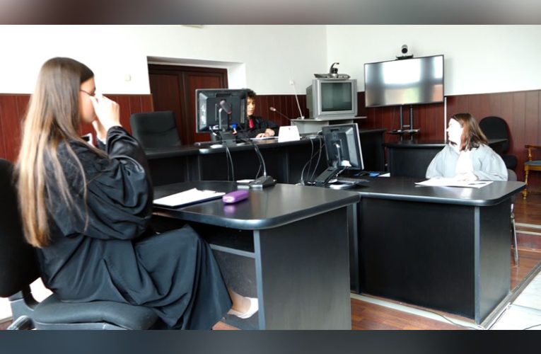 O oră în robe și rol de magistrați – Ședință de judecată susținută de liceeni VIDEO